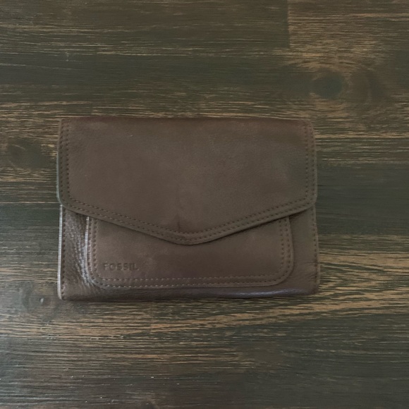 Fossil Handbags - Vintage Leather Fossil Wallet